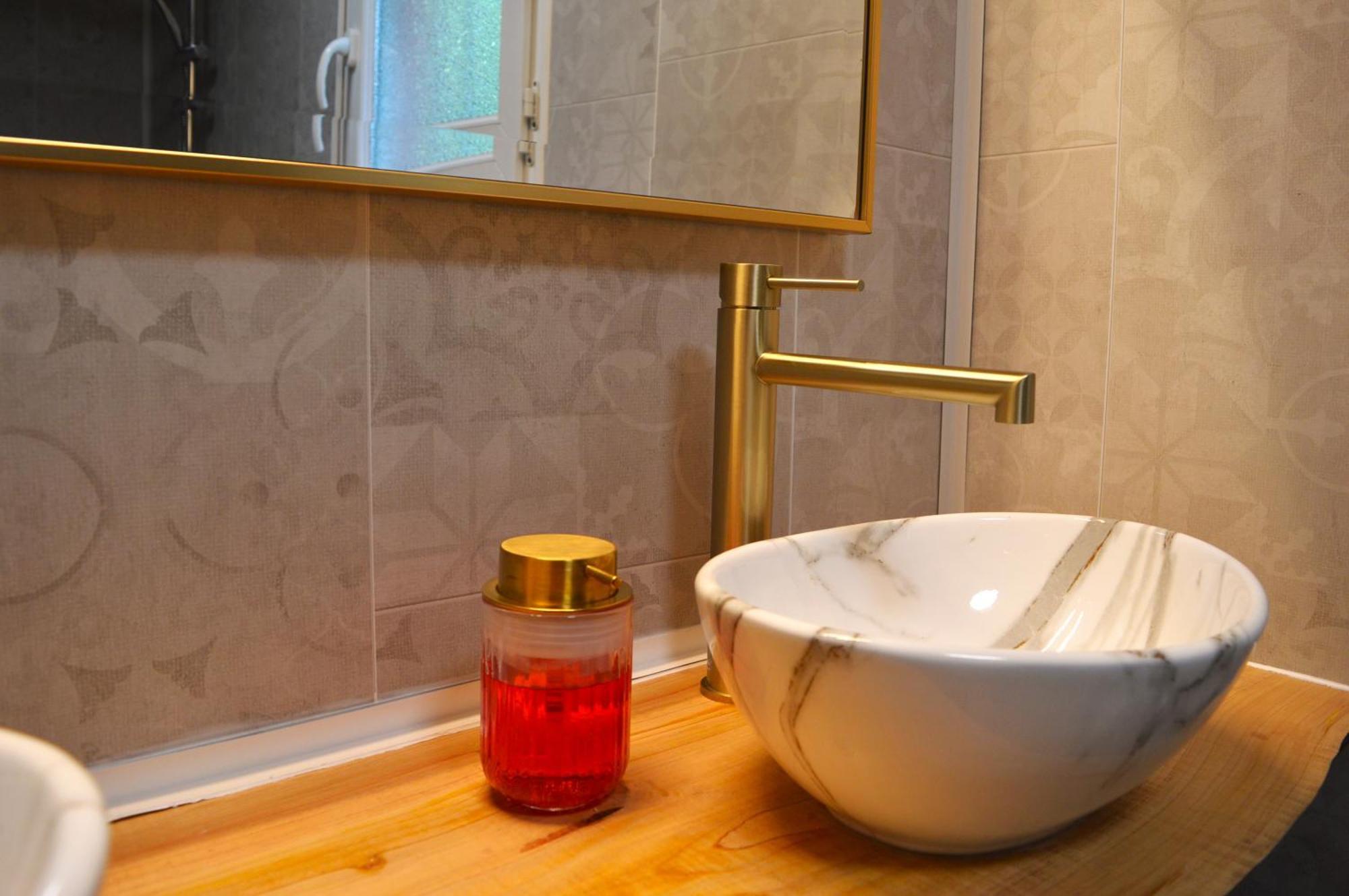 La Rose Des Vents & Spa - Gite La Parenthese Neoules ภายนอก รูปภาพ