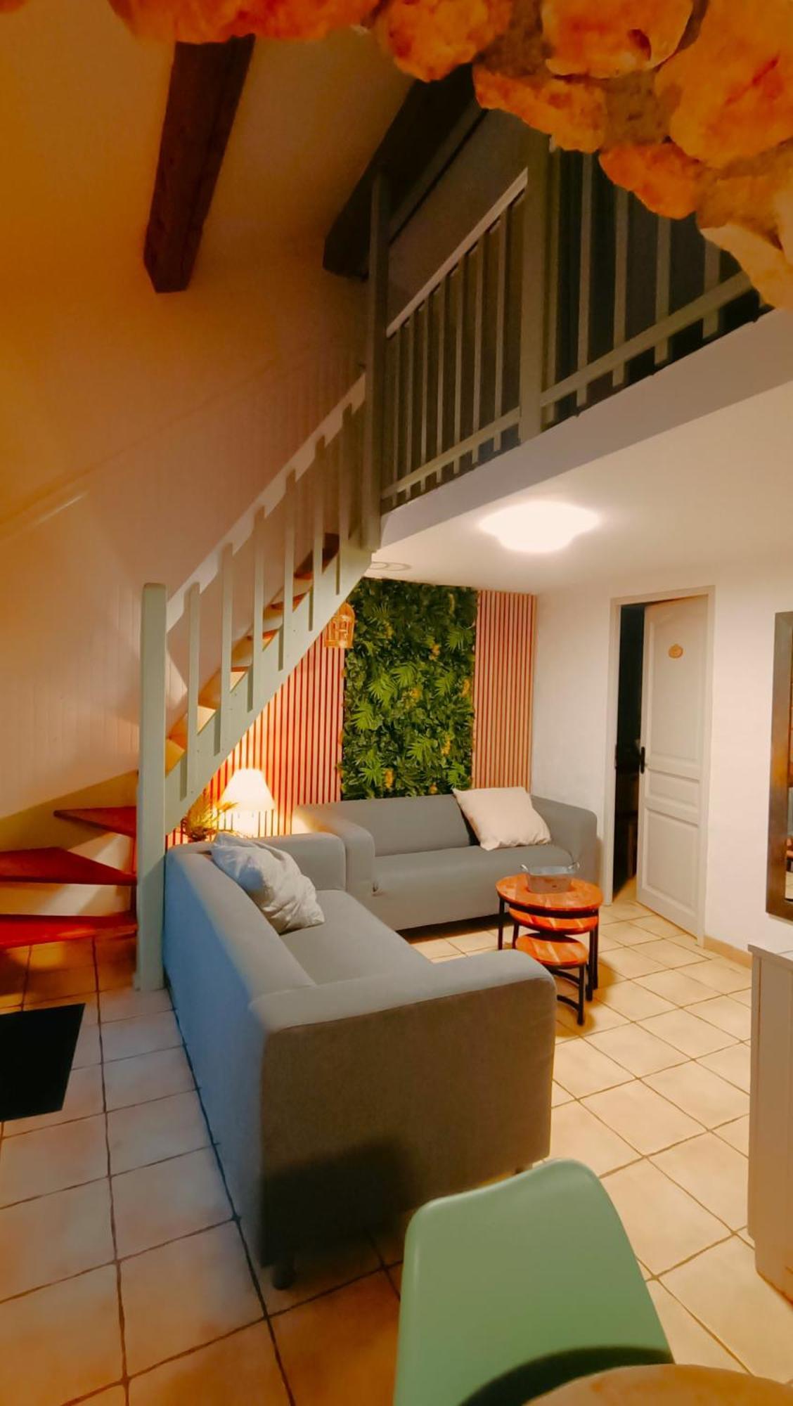 La Rose Des Vents & Spa - Gite La Parenthese Neoules ภายนอก รูปภาพ